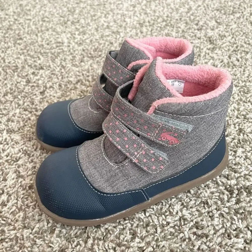 Size 11 / Girls See Kai Run Boots